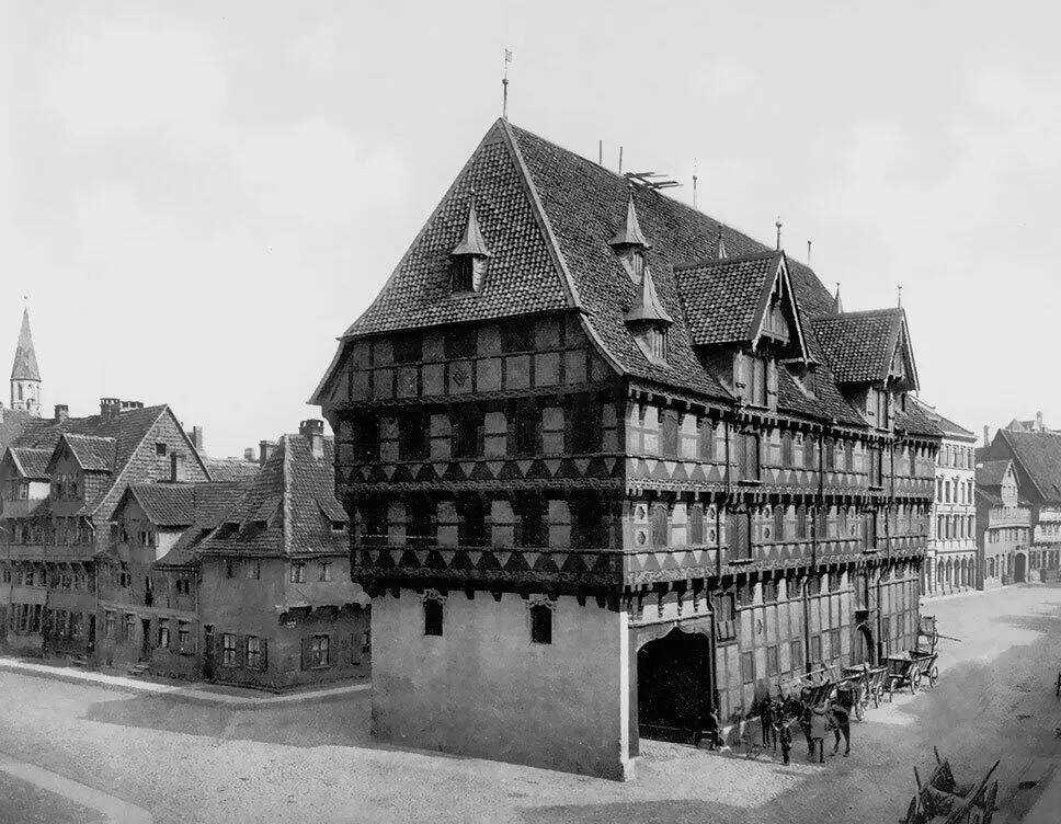 Средневековый дом в Брауншвейге построенный в 1534 г Фотография начала ХХ в - фото 80