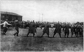 Развлечения казаков Синежупанной дивизии Рамштат 1918 г В Винницкой области - фото 388
