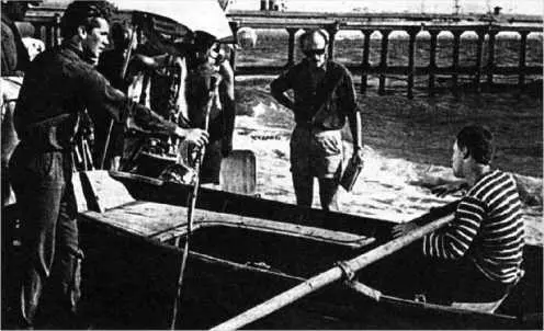 Одесса Во время репетиции на съёмках Интервенции Лето 1967 г Съёмочный - фото 11