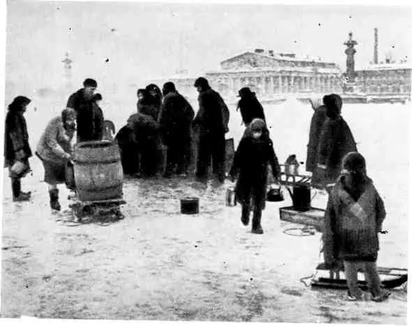 Ленинград в январе 1942 года Героиня повести Подвиг разведчицы Валя - фото 23