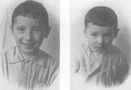 Толя слева и Вадим Розины Вадим слева и Толя Фотография сделана в студии - фото 33