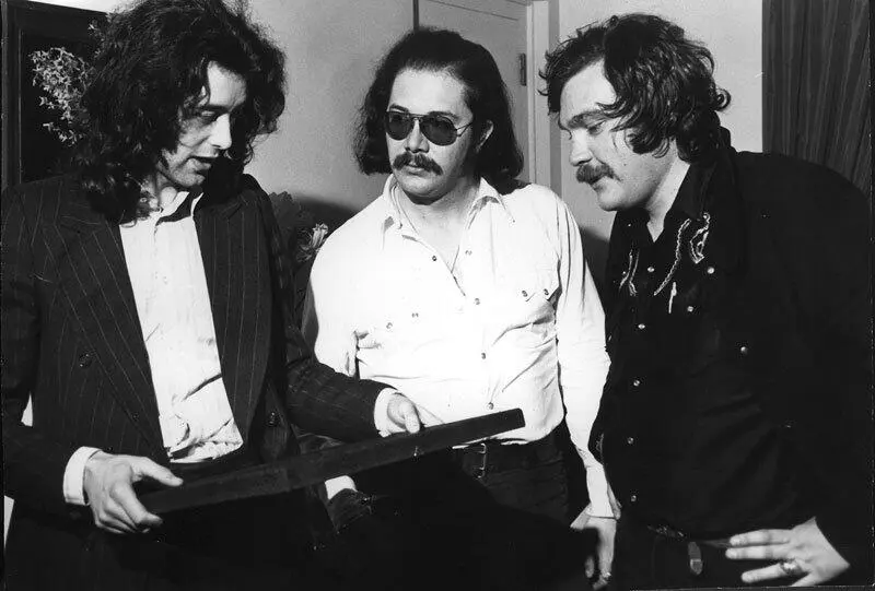 Отель Жорж V Джимми Пейдж Бенуа Готье и я Париж 1973 г Архивы - фото 59