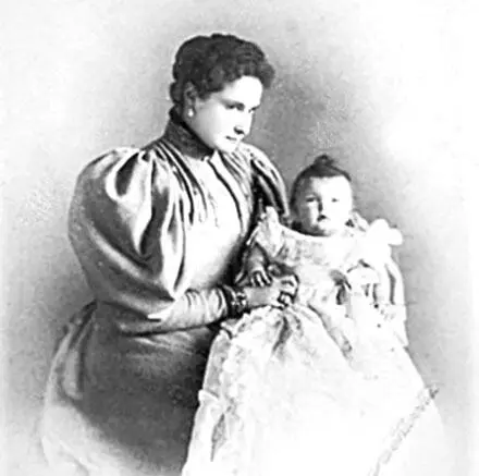 Императрица Александра Федоровна с дочерью Ольгой 1896 г Великие княжны - фото 164
