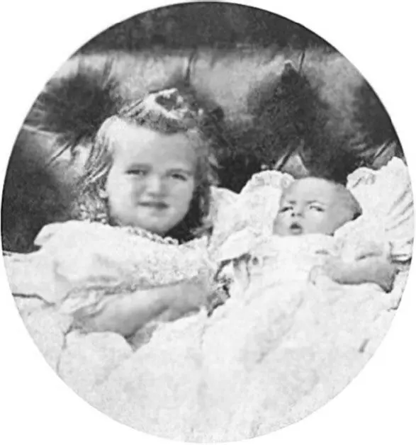 Великие княжны Ольга и Татьяна 1897 г После рождения в 1904 г цесаревича - фото 165