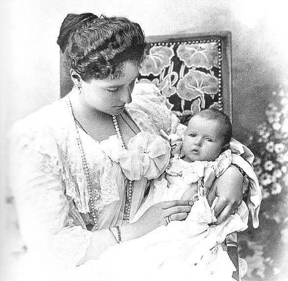 Императрица Александра Федоровна с дочерью Анастасией 1901 г Великие - фото 168
