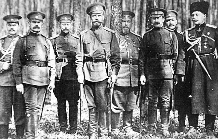 С П Федоров в свите императора Галиция 1915 г Со временем С П Федоров - фото 212