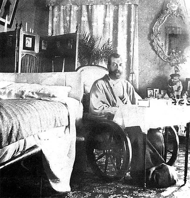 Николай II в процессе выздоровления от брюшного тифа Ливадия 1900 г Можно - фото 244
