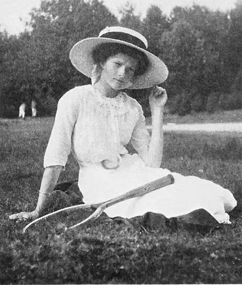 Великая княжна Татьяна Николаевна в костюме для тенниса 1911 г В дневнике - фото 466