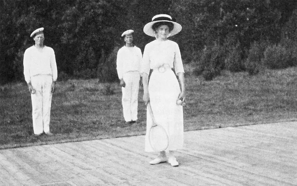 Великая княжна Татьяна Николаевна на теннисном корте в Виролахти 1911 г - фото 471