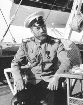 Николай Александрович на императорской яхте Штандарт Многие историки и - фото 13
