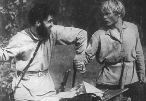 Левинсон и Бакланов Кадр из немого фильма Разгром Ленфильм 1931 г - фото 25