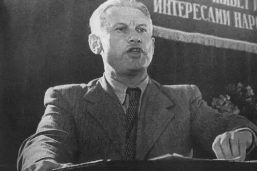 Одно из многих выступлений 1947 г Предсмертное письмо Фадеева Дача в - фото 56