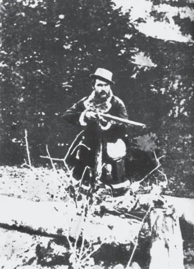 Ю Пилсудский на охоте в Полесье 1893 год Эта фотография часто публиковалась - фото 14