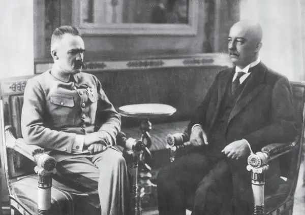 Юзеф Пилсудский и Габриель Нарутович Декабрь 1922 года Юзеф Пилсудский с - фото 26