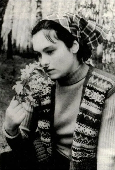 Марина Тарковская Таруса 1953 год Оливы Марине Т Дорога ведет под - фото 33