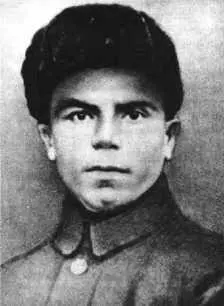 М Н Чернак Его имя стал носить наш отряд Смертью храбрых пал Леонид - фото 39