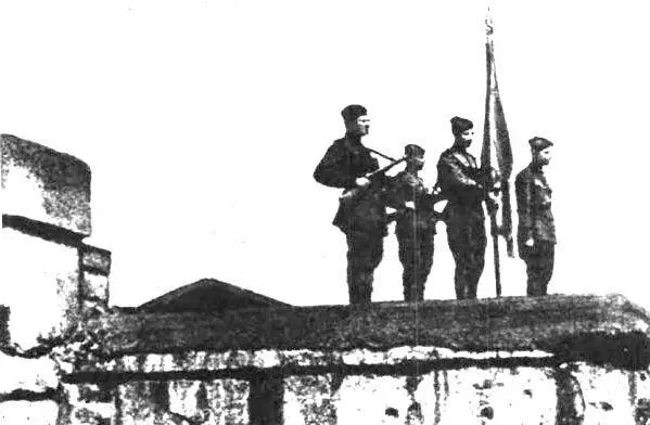 Здесь летом 1941 года сражались советские воины защищая свое Отечество 28 - фото 65