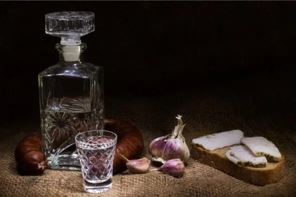 Понятие виды и сорта водки Водка англ vodka бесцветный спиртной напиток - фото 34