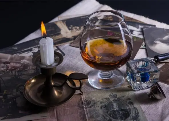 Снифтер Tulip glass тюльпан Представляет собой тонкий бокал на высокой - фото 38