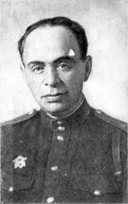 Начальник лечебного отдела фронтового эвакопункта 165 С Б Вольфсон - фото 52
