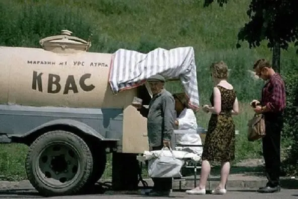 Свежий квасто Прошлогодний немного грубо но с улыбкой ответила - фото 58