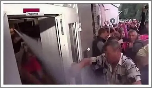 Штурм райотдела милиции Ирина Крашкова молодая симпатичная женщина - фото 40