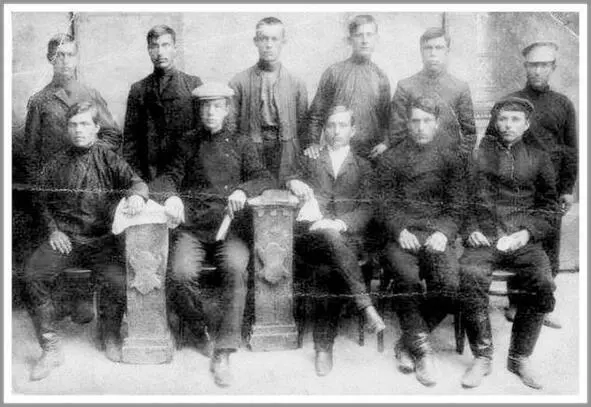 Анархисты Гуляйполя 1907 год Вольдемар Антони сидит в кресле слева от него - фото 35