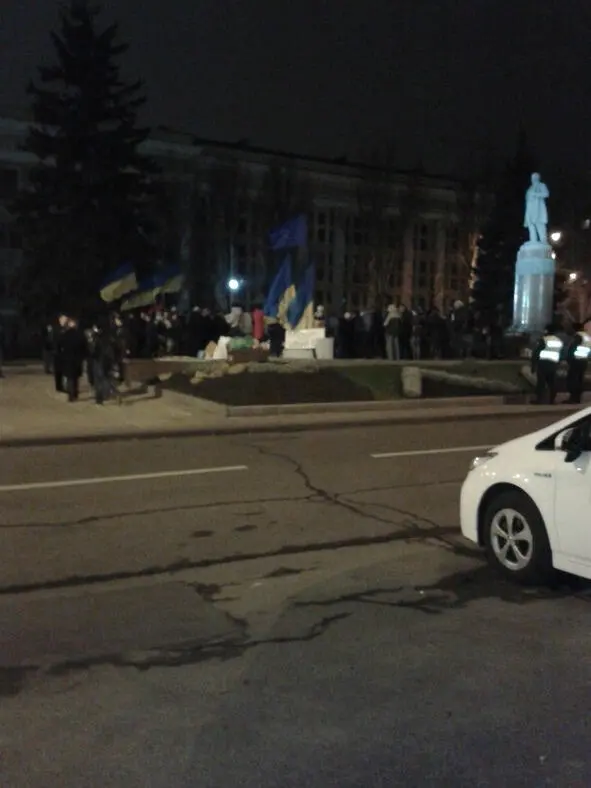 Донецкий майдан 26 ноября 2013 г Фото автора В целом же Донецк в конце 2013 - фото 1