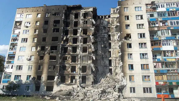 Лисичанск последствия боев в 20х числах июля 2014 г Уличные бои в Лисичанске - фото 22