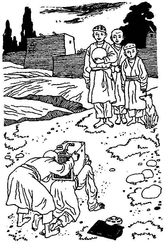 Он подошел к Эсону несильно ткнул его кулаком в шею закрыл объектив и - фото 34