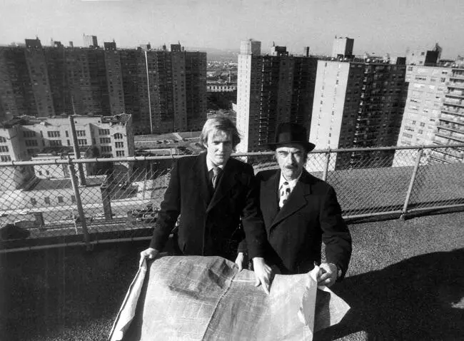 Дональд и Фред Трампы 1973 год Последний проект Фреда в Квинсе Непоколебимая - фото 6