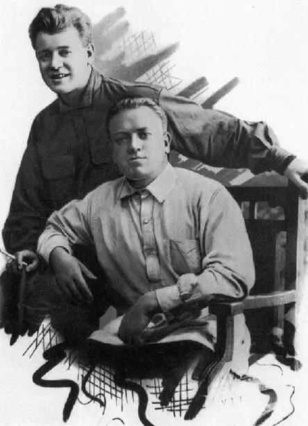 Сергей Есенин и Петр Чагин редактор газеты Бакинский рабочий Баку 1924 г - фото 5