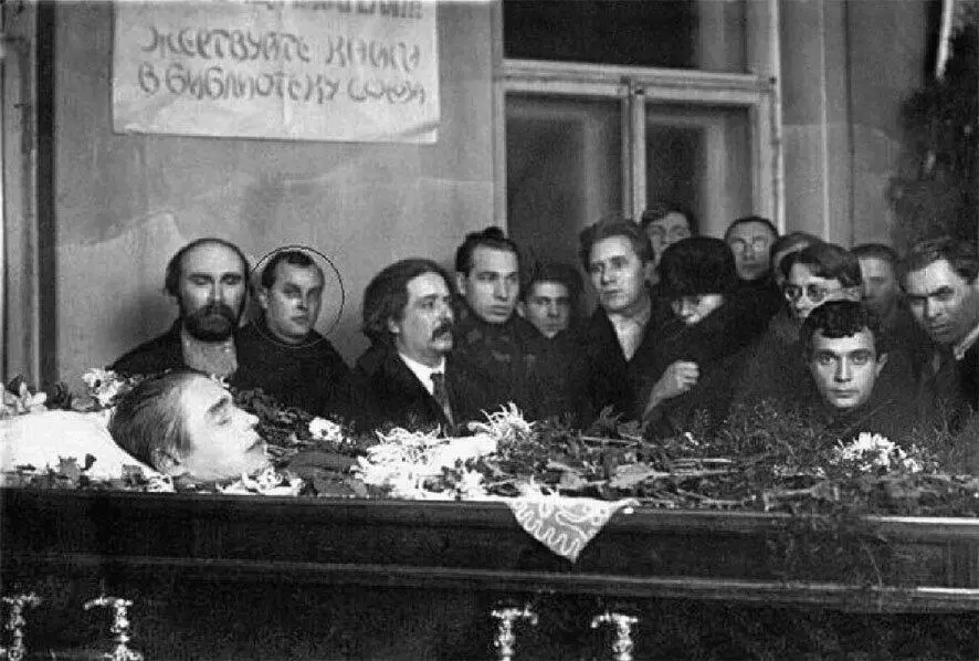 Прощание с С А Есениным в Доме Союза писателей Ленинград 29 декабря 1925 г - фото 36