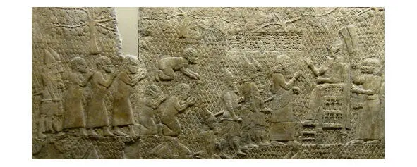 Еврейские пленные из Лахиша перед Синаххерибом изображённые на барельефе из - фото 11