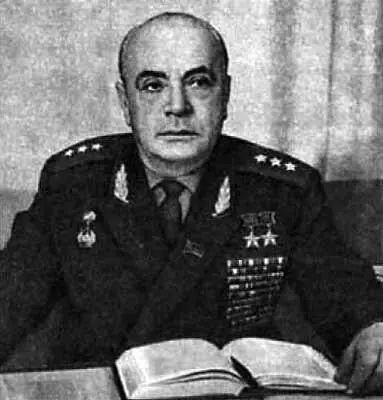 Д А Драгунский В отставке 1975 г В П Власенко командир 461го - фото 28