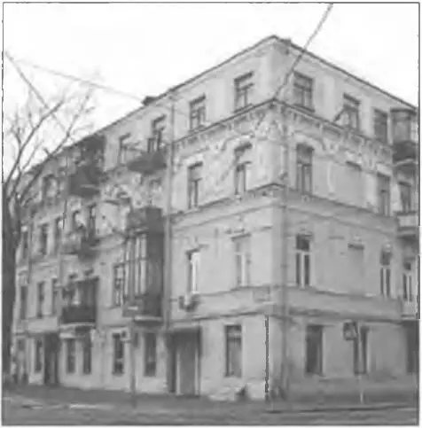 Киев ул Межигорская 37 В одной из квартир этого дома размещалась солдатская - фото 17