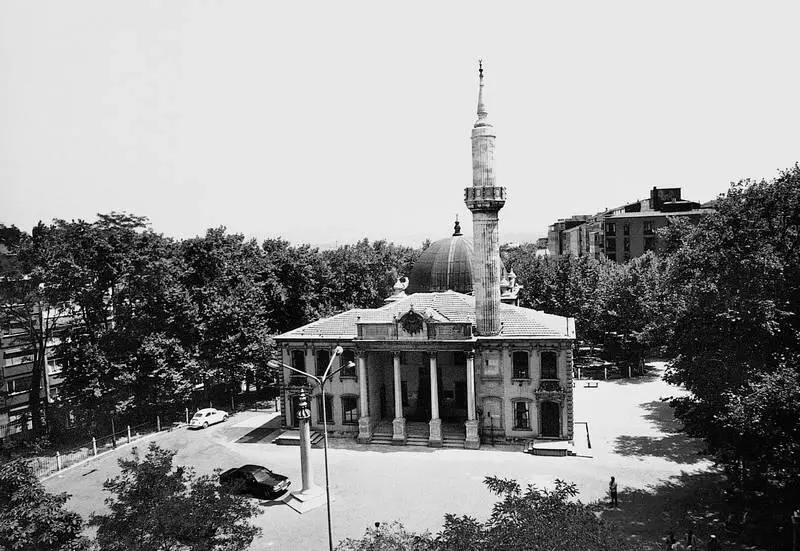 Вместо того чтобы понимать религию как голос Аллаха обращающегося к миру и к - фото 112