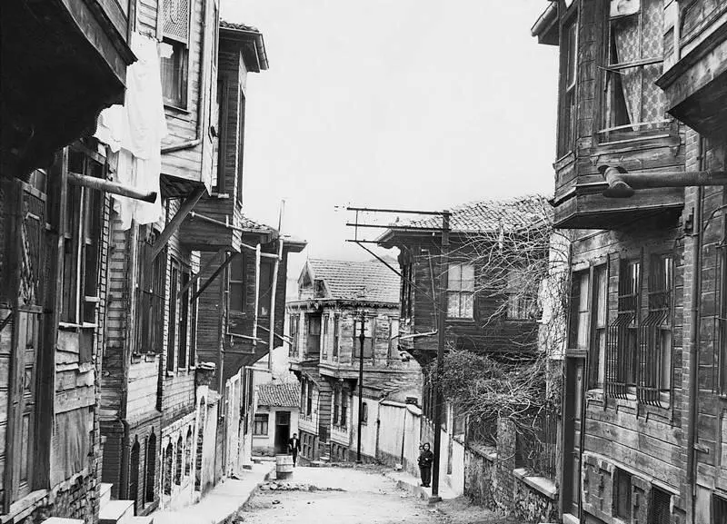 Мы катили по пустым стамбульским проспектам в конце 1960х начале 1970х в - фото 181
