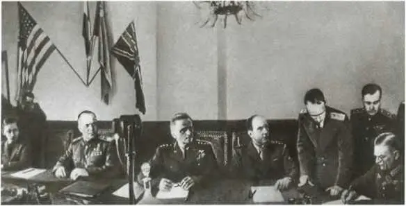 Подписание акта о капитуляции фашистской Германии 9 мая 1945 г Встреча - фото 45