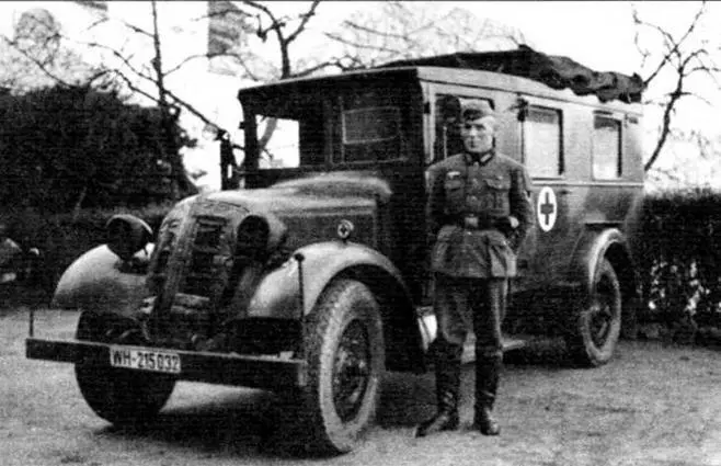 Санитарный автомобиль Adler W61 Kfz 31 На фотографии видно несколько - фото 19