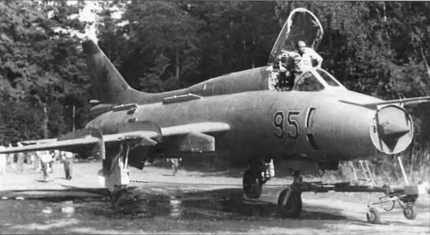 С52 летноиспытательной базы ОКЕ в ЛИИ Один из первых С52 с четырьмя - фото 48