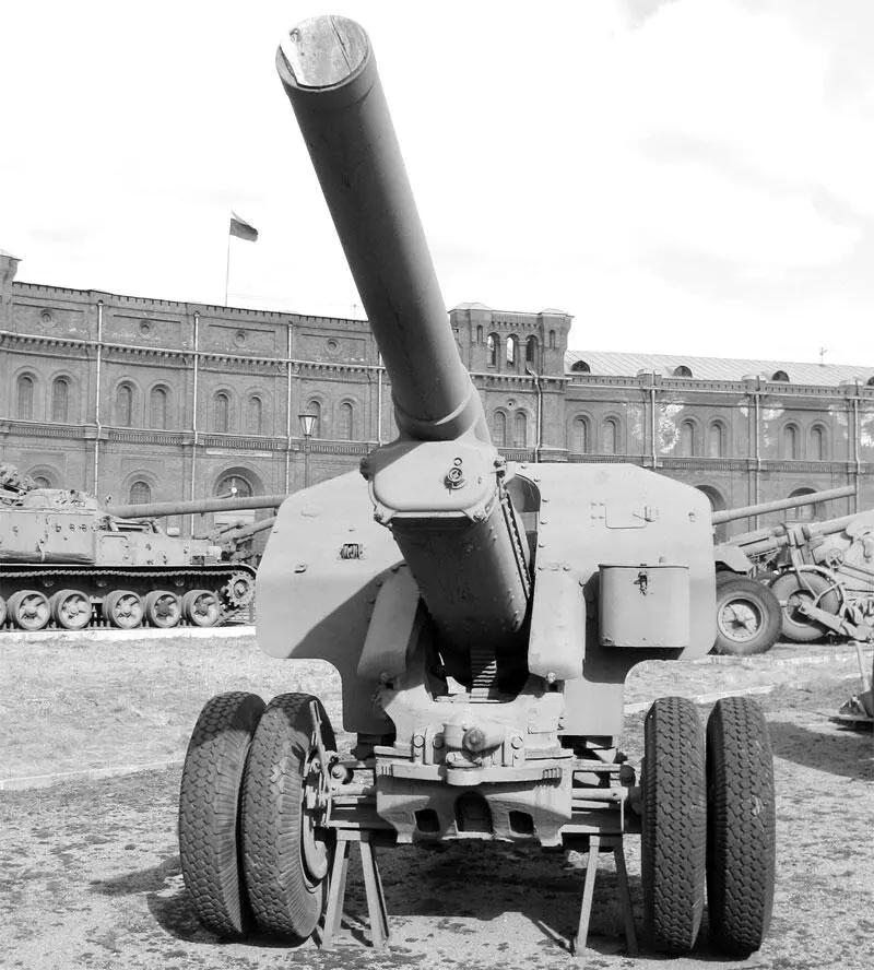 152мм гаубица М10 обр 1938 г Такими орудиями была вооружена 5я батарея - фото 20