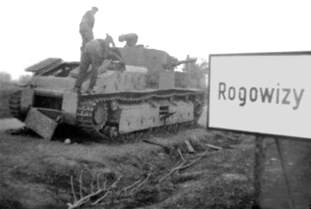Тот же танк Т28 Рядом название деревни на немецком языке фотография из сайта - фото 32