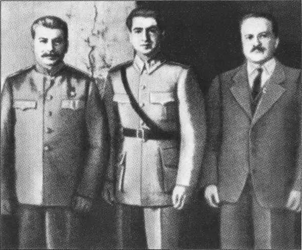 И В Сталин шах Ирана Реза Пехлеви В М Молотов Тегеран 1943 г Отто - фото 21