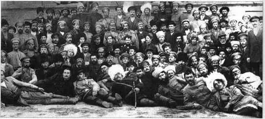 Участники съезда Вольного Казачества в Чигирине Фотография 1917 г - фото 240