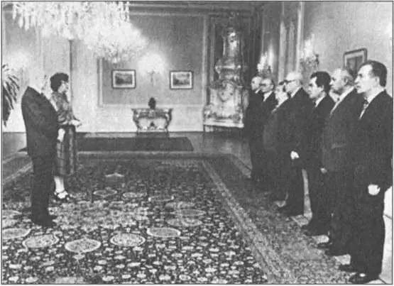 1983 год На приеме у Президента ЧССР Гусака Прощание Ю В Андропова с КГБ - фото 8