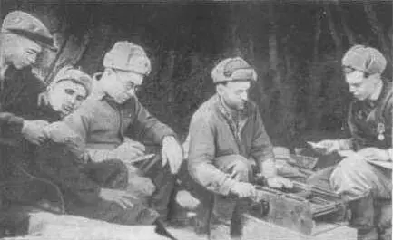 Обучение печатному делу Слева направо Элизе Стауэр Павлик Анатолий - фото 22