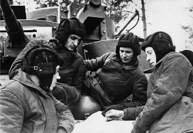 Маневры 14й тяжелой танковой бригады экипаж тридцать пятого получает - фото 112