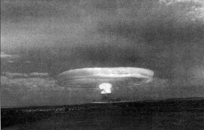 Ядерный взрыв на Тоцком полигоне Атомная бомба мощностью 40 Кт Однако - фото 2