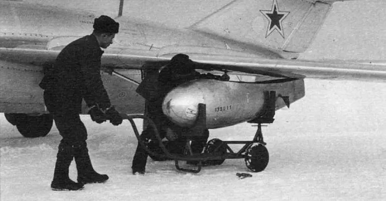 Транспортировка снаряжение подвеска и съем контейнеров производились при - фото 112